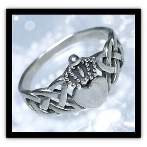 VTG 925 Sterling Silver Irish Claddagh Trinity Knot Ring Approx Size 5 ⅜ MARSALA